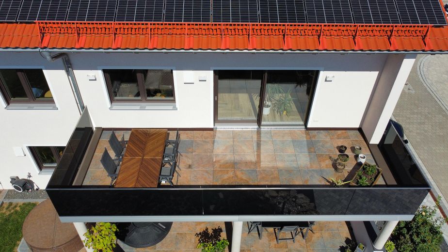 Hochwertige Neubauwohnung mit großzügiger Galerie in ZFH (möbliert) – Balkon Süd