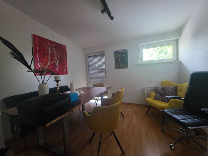 Viel Platz, viel Grün: 4-Zimmer-Maisonette mit Gartenidylle – Küche