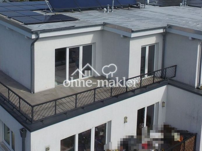 Attico con 3 locali a Ratingen-Ost: efficienza energetica A+, terrazza sul tetto e posto auto – Foto 1
