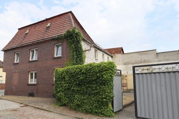 210 m², 7 rooms, 2 bathrooms: Sonnewalde is waiting for its next family