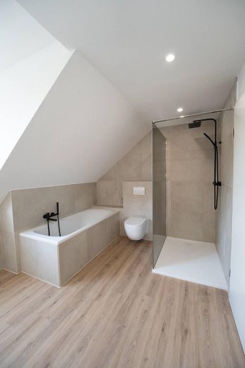 Modernisiertes Zweifamilienhaus mit Einliegerwohnung, neuer Gasheizung & PV Anlage – Foto 21