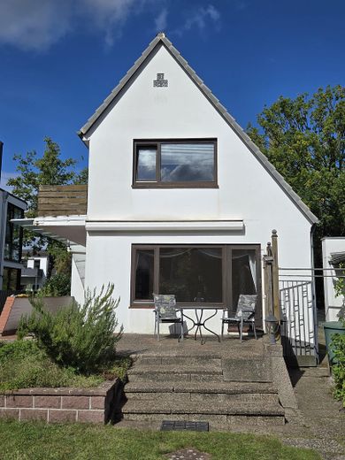 Großzügiges Einfamilienhaus mit viel Potenzial - provisionsfrei – Gartenansicht