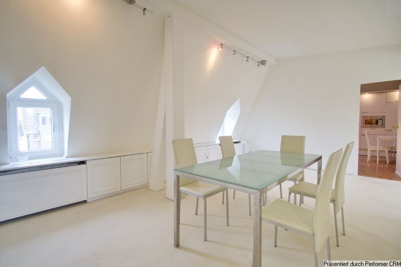 Im Herzen von Düsseldorf Oberkassel: Großzügige, möblierte 2-Zimmer-Wohnung im 5. OG mit Aufzug – 2a510c38f1354c2b7fbf47ad38fe88d248b4b492.jpg
