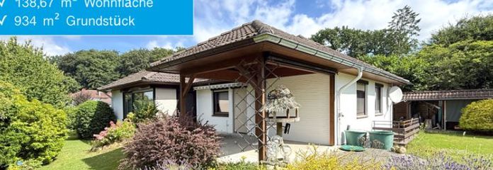 Stilvoller Winkelbungalow in zentraler Lage