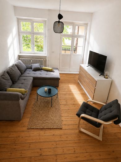 2,5 Zimmer Altbau, provisionsfrei! – Wohnzimmer vorne