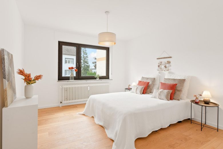 Helle und große 3 Zimmer Wohnung mit 2 Balkonen und Provisionsfrei – Schlafzimmer