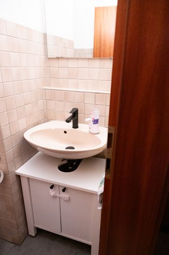 *Provisionsfreie* Helle 3,5-Zimmer-Dachgeschosswohnung in Holzgerlingen – Gäste-WC