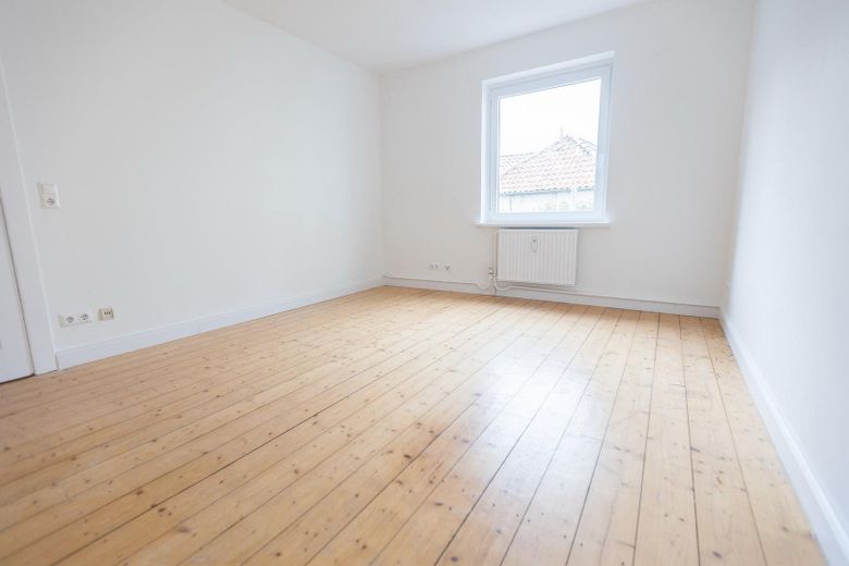 Frisch Sanierte 2-Zimmerwohnung mit großer Küche in Harburg – Foto 4