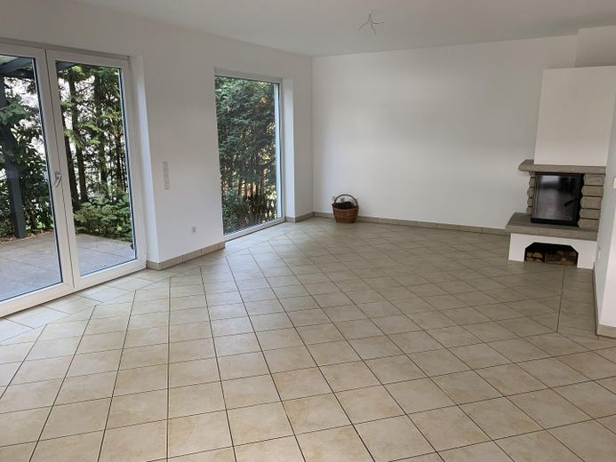 Maison mitoyenne dans une impasse calme à Francfort-Ginnheim – sans commission – Wohnbereich nach Renovierung