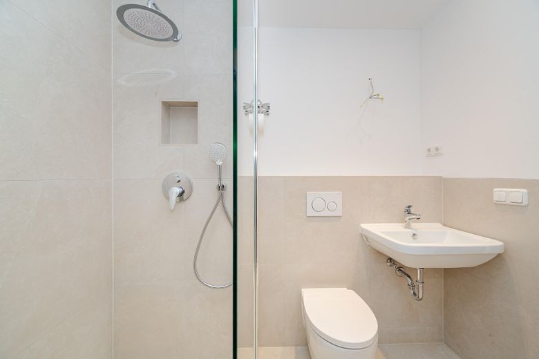 Luminoso y modernizado piso de 3 habitaciones: 2 balcones, completamente modernizado en Múnich-Neubiberg – Foto 3