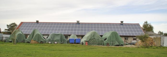 Marlow-OT, Reitanlage + Blockhütten in Ostseenähe