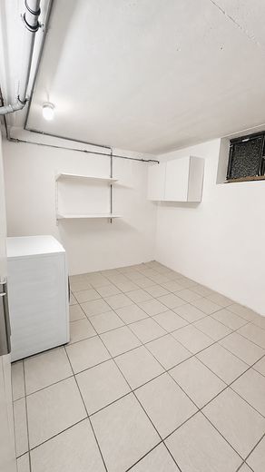 Casa unifamiliare modernizzata con 187 m² di superficie abitabile, 6 locali, garage e giardino, senza intermediario – Waschraum 