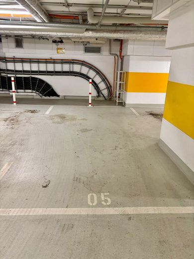Provisionsfrei: Außergewöhnliche Dachgeschosswohnung mit Blick über Berlin und toller Dach-Terrasse – Stellplatz 5