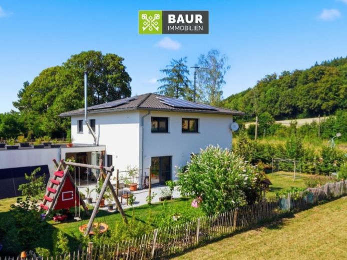 360° | Modernes KfW-40-Plus-Haus mit großem Garten, Doppelgarage & Carport – Photo 1