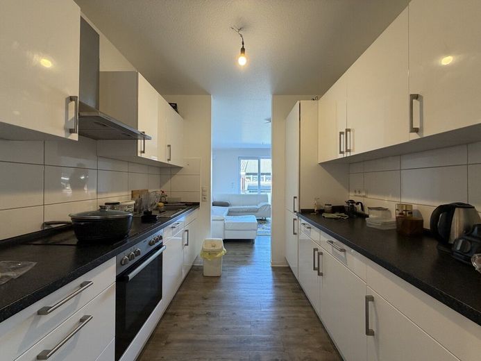*Zentral gelegene 2 Zimmer Wohnung für Singles oder Pärchen per sofort zu vermieten !!!* – EBK