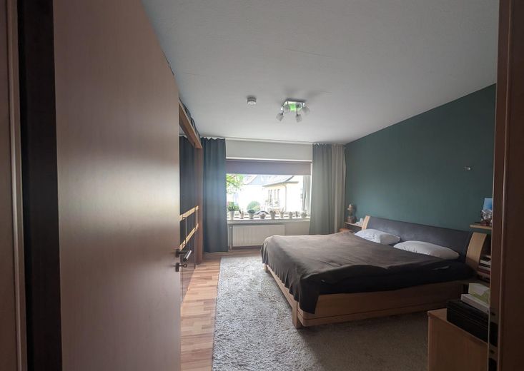 شقة مجددة حديثًا من 3 غرف (75 م²) مع حديقة في إسن-فرونهاوزن – Schlafzimmer