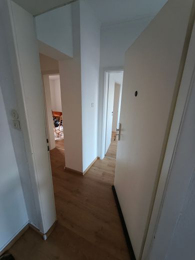 Helle 2 Zimmer Wohnung + Dachterrasse. – Фотографія 2