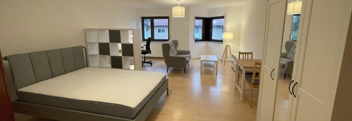 Zimmer Blick Richtung Fenster