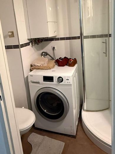 Vollmöblierte 2-Zimmer Wohnung am Rhein (Deutze Brücke) – Bad