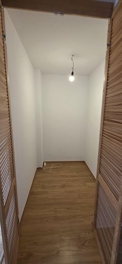 leegstaande 4-kamer-dakappartement in rustige ligging met overdekt balkon op het zuiden – großer Abstellraum in der Whg