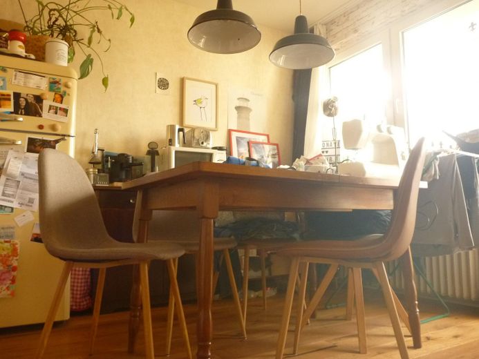 Apartamento modernizado de 2 habitaciones con logia y alquiler sólido – Essplatz