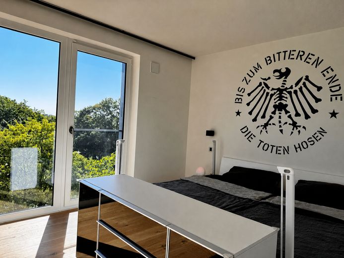 Penthouse met sauna, open haard, SmartHome, 2 TG-plaatsen direct bij het St. Franziskus-hospital – 03 Schlafen