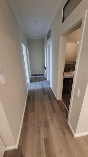 Top ground-floor 5-room KfW apartment with kitchen and balcony in a prime location in Wiesbaden Mitte – Photo 9