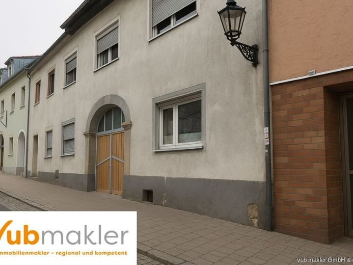 REDUCED!! Mid-terrace house with potential in the center of Bärnau – Photo 1