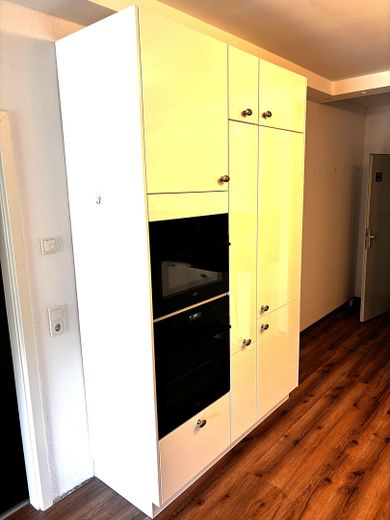 Backofen, Mikrowelle und Kühl-