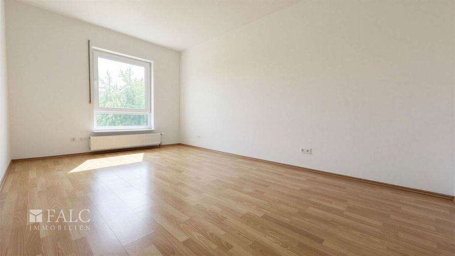 Wohnen mit Weitblick: 3 Zimmer, Balkon, 2 Stellplätze &amp; Blick ins Grüne – Schlafzimmer