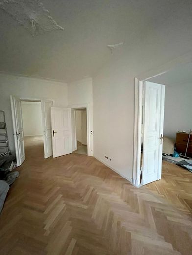 Kreuzberg'de balkonlu, aydınlık 3 odalı eski yapı dairesi | 87 m² | Ankastre mutfak – Fotoğraf 2