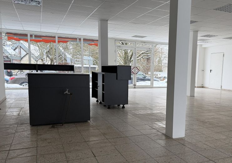 Innenansicht zur Straße