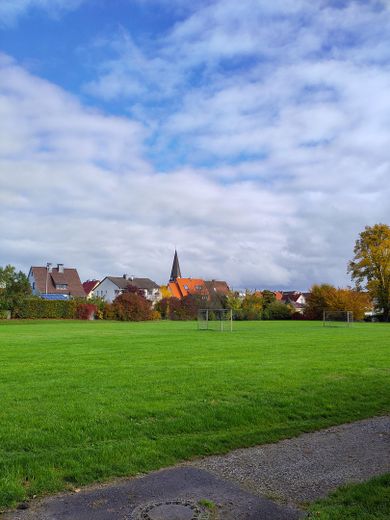 direkt hinterm Haus