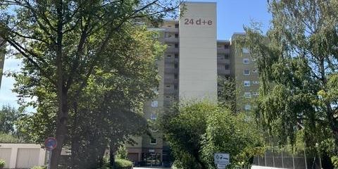 Zentrumsnahe Kapitalanlage in Braunschweig – 3 Zimmer, ca. 90 m², Balkon und Garagenstellplatz – Haupteingang