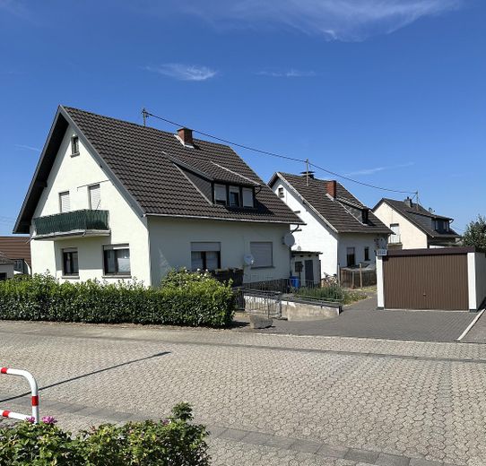 Gemütliche 3-Zimmer-Erdgeschosswohnung mit Garten und Carport in Niederlützingen – Foto 4
