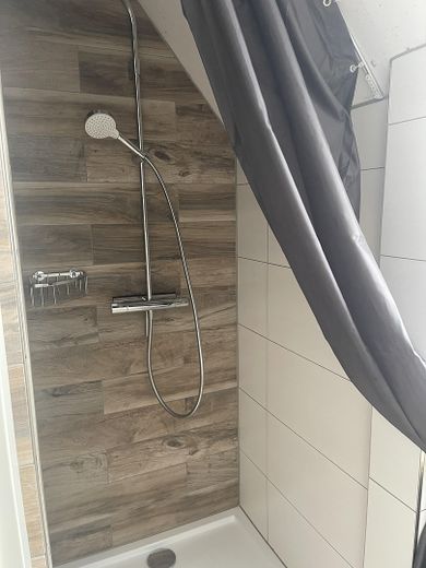 1. OG Dusche