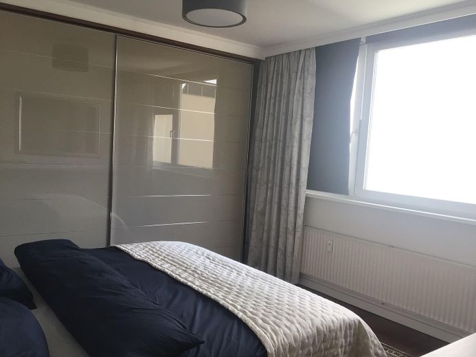 Exklusive, modernisierte und möblierte 2,5-Zimmer DG-Wohnung und Tiefgarage. – Foto 10