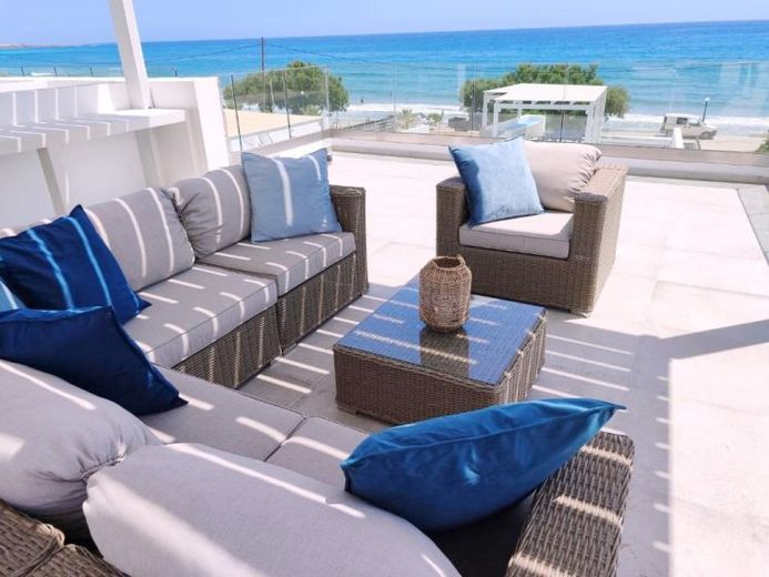 Möbliertes Strand-Penthouse mit Meerblick, Pool und privater Dachterrasse auf Kreta – Foto 1