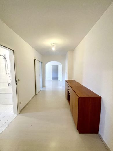 Bezugsfreie Dachgeschosswohnung im Altbau in attraktiver Lage – Wohnung