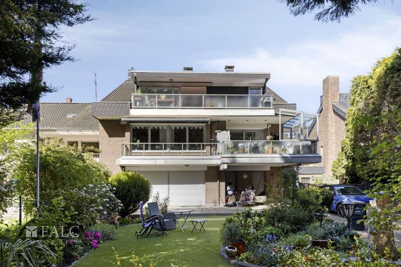 DG-Traum mit Kamin &amp; großem Balkon ins Grüne | 110 m² – Ansicht Hinterhaus