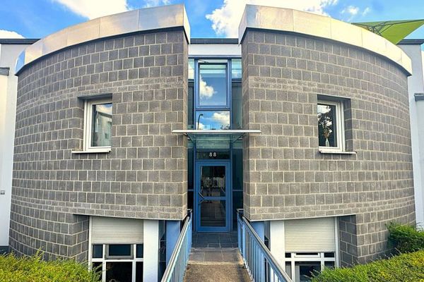 Investitionsobjekt: modernes 12-Parteienhaus in Saarbrücken in Top-Zustand