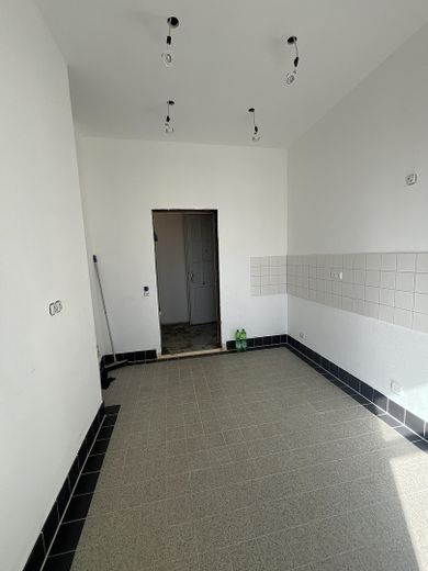 Piso de 3 habitaciones completamente renovado con 2 balcones en pleno Oststadt – Küche