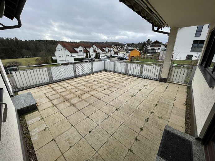 Balkon mit Markise (zur Leihe)