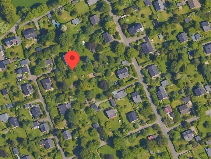 Geplanter Neubau in zweiter Reihe, naturnah und zentral – Foto 1