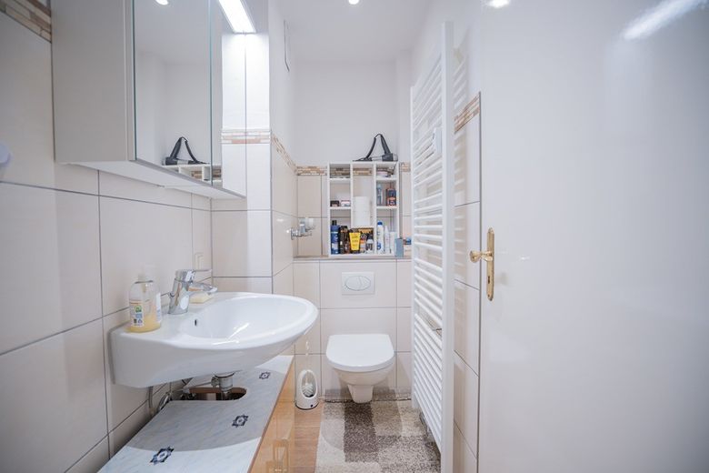 Appartement élégant de 2 pièces avec balcon et cuisine équipée à Saulheim - sans commission – Foto 7