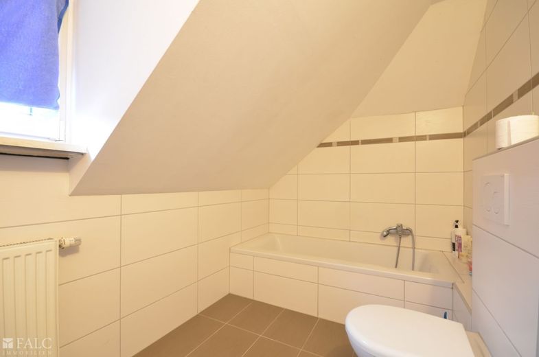 1 OG rechts Badezimmer