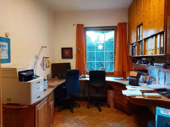 Suchen Sie eine Kapitalanlage der besonderen Art?   sinnvoll   sozial   nachhaltig – Besprechungszimmer