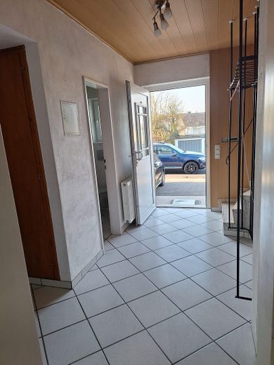Privatverkauf ohne Maklerprovision: Reihenhaus mit Charakter in Montabaur | Perfekt für Familien – Flur EG