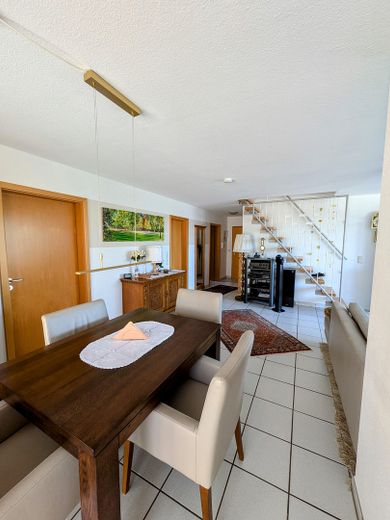 Esszimmer bewohnt