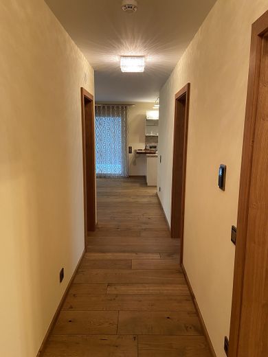 Premium condominium in a prime location in Baden-Baden – 4 rooms | 134.85 m² | immediately available – Flur